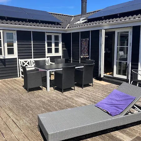 Holiday home Cozy Just 200 M From