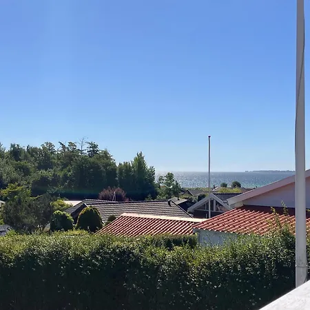 Cozy Just 200 M From
